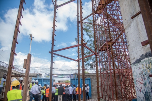 Tournée gouvernementale aux Cayes : cap sur l’eau potable avec la réhabilitation du réservoir de la Savane