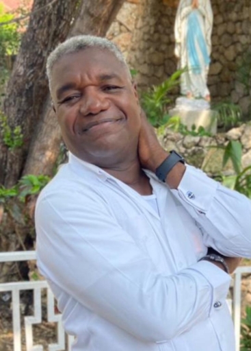 L’Ecrivain Clément II BENOÎT en tournée littéraire dans les écoles de Port- au- Prince