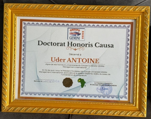 Dr. h.c Uder Antoine, honoré par l'Université Gemini au Mali 3 Dr. h.c Uder Antoine, honoré par l'Université Gemini au Mali