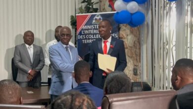 Prestation de serment et installation de la nouvelle commission municipale de Cité-Soleil: un nouveau chapitre pour la cité 3 Prestation de serment et installation de la nouvelle commission municipale de Cité-Soleil: un nouveau chapitre pour la cité
