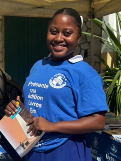 Le Collège Saint-Pierre Claver des gonaïves fait rayonner la 128e édition de Livres en Liberté 5 Le Collège Saint-Pierre Claver des gonaïves fait rayonner la 128e édition de Livres en Liberté