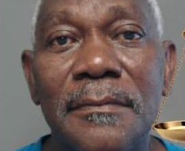 Justice américaine: un Haïtien de 68 ans menacé de dénaturalisation pour avoir dissimulé des crimes sexuels lors de sa naturalisation