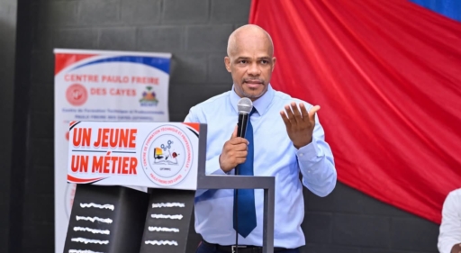 Aux Cayes, le Gouvernement prépare la rentrée scolaire et remet des lettres de nomination aux directeurs départementaux