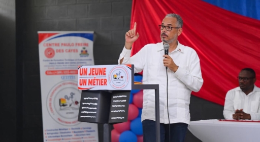 Aux Cayes, le Gouvernement prépare la rentrée scolaire et remet des lettres de nomination aux directeurs départementaux