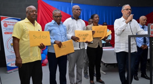 Aux Cayes, le Gouvernement prépare la rentrée scolaire et remet des lettres de nomination aux directeurs départementaux