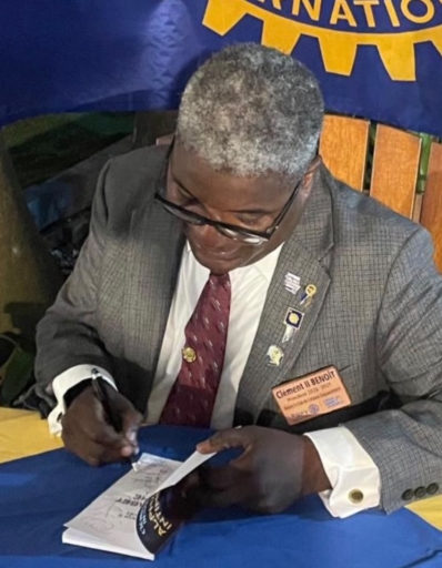 Quand les mots réunissent le Rotary Club de Marie-Galante autour de livres en liberté Haïti