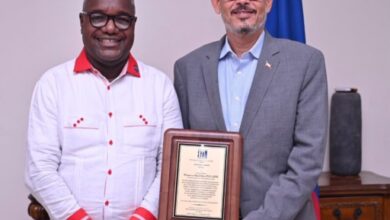 La Bibliothèque Georges Castera de Limbé remet une plaque d’honneur au Premier ministre Alix Didier Fils-Aimé