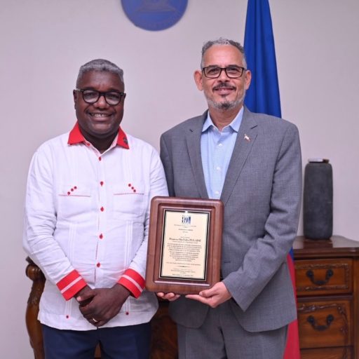 La Bibliothèque Georges Castera de Limbé remet une plaque d’honneur au Premier ministre Alix Didier Fils-Aimé