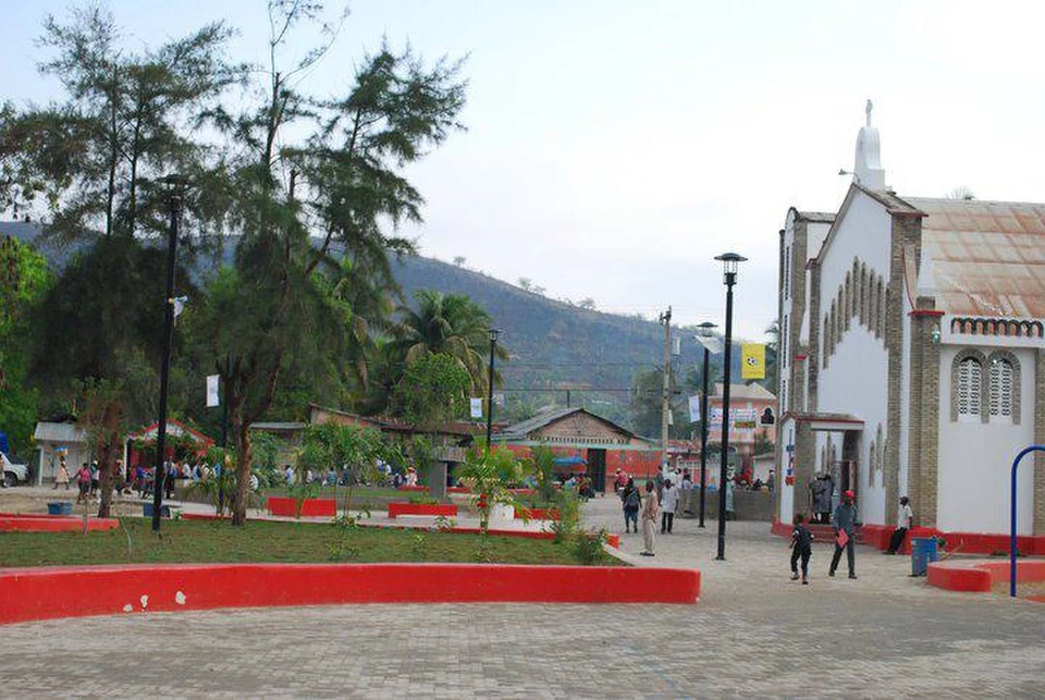 Mirebalais : le « Back Up Feray » remet ses armes aux autorités locales, un pas vers le retour des déplacés