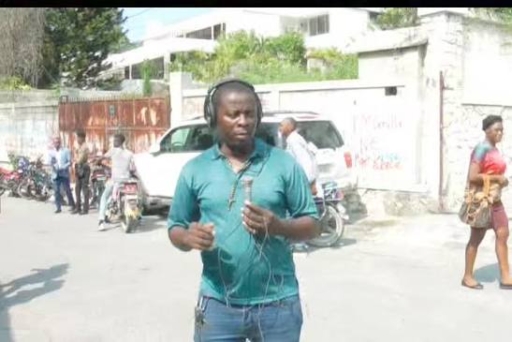 Sarthe sous la menace des armes: Le caméraman Joseph Michaud en détresse