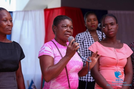 Le mouvement des Femmes du REN motivée pour une participation active dans la reconstruction d’Haïti